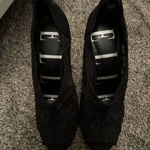 Elle Black Elegant Heels with Metallic Accents